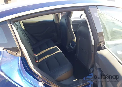 2019 Tesla Model 3 Long Range/Performance z USA, uszkodzony, nr VIN 5YJ3E1EB4KF387381